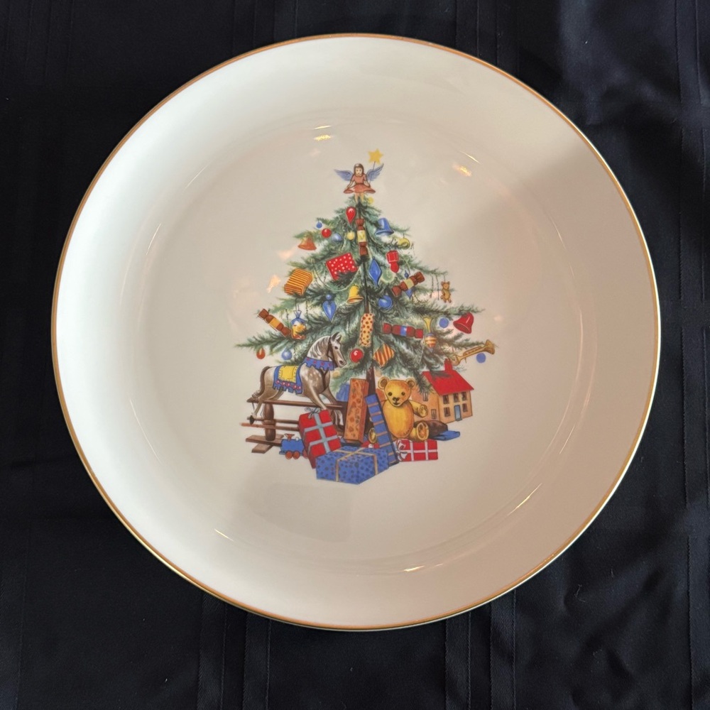 Pickard China Christmas Tree Plate 10.25” Holiday Gold Rim USA Vintage Dish
